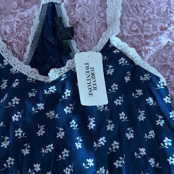 Forever 21 floral tank - Picture 2 of 3